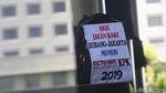 Warga Subang Gelar Aksi Duduk dan Tidur di KPK
