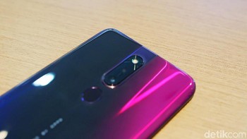 Oppo F11 Pro mengusung dua kamera ganda. Foto: Adi Fida Rahman/detikINET