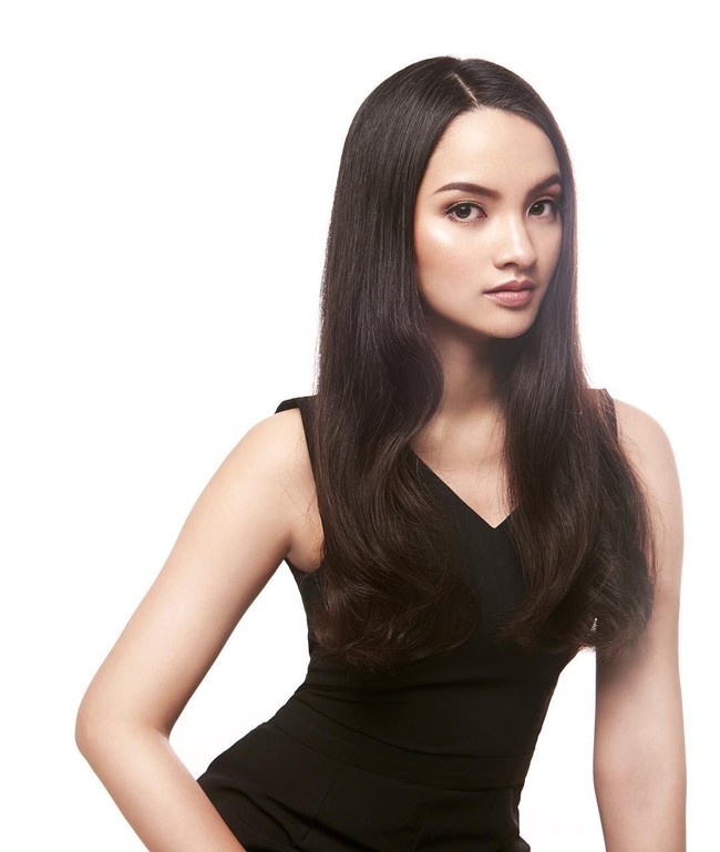 Seperti dikutip dari laman official Puteri Indonesia, banyak orang yang meragukan kemampuan Sabrina dan mengatakan bahwa ia hanya menjadi perempuan pajangan, karena dirinya satu-satunya perempuan di dalam tim saat kompetisi teknologi yang menghasilkan aplikasi Quick Disaster, sebuah aplikasi mitigasi bencana menggunakan perangkat Google Glass. Foto: dok. Instagram @sabrinaanggraini