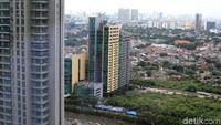 Sementara Eropa menurut EIU masih menyajikan gambaran yang lebih suram. Inggris, yang akan meninggalkan Uni Eropa pada bulan Maret, diperkirakan akan tumbuh 1,5%, Prancis menghadapi ketidakpastian yang lebih sedikit tetapi ongkosnya tidak lebih baik.
