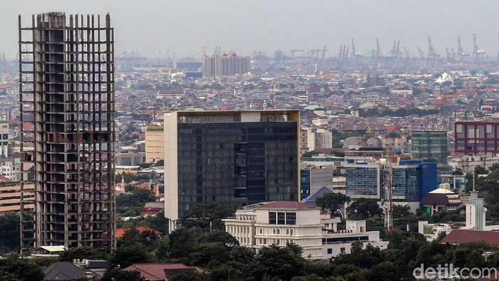 Economist Intelligence Unit (EIU) memprediksi perekonomian Indonesia tumbuh pesat tahun ini. Pertumbuhan itu disebut melampui negara tetangga Malaysia.