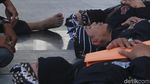 Warga Subang Gelar Aksi Duduk dan Tidur di KPK