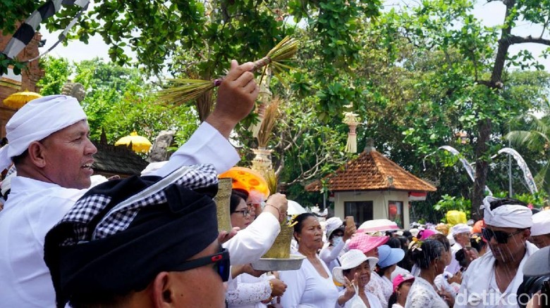 Foto: Ilustrasi upacara di Bali (Aditya Mardiastuti/detikTravel) Foto: Ilustrasi upacara di Bali (Aditya Mardiastuti/detikTravel)