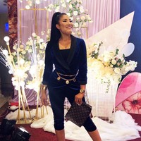 Insiden tersebut memang melukai Sophie di bagian rahang, dagu, serta dada sehingga sangat terlihat. Luka bakar yang tak bisa sembuh sepenuhnya itu pun sempat membuat Sophie minder. Aku menjadi korban dari penindasan online dan offline, terutama dari para wanita, dan itu sangat berdampak pada kepercayaan diriku, tutur ungkapnya dilansir Dailymail. Foto: Instagram @sophirelee