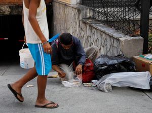 Kelaparan Saat Corona, Warga Venezuela Makan Darah Sapi