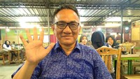 Saat kuliah, Andi Arief aktif dalam berbagai kegiatan kemahasiswaan, mulai dari kelompok studi, pers mahasiswa sampai senat mahasiswa. Andi Arief adalah Ketua Senat Mahasiswa Fisipol UGM 1993-1994 dan Pemimpin Umum Majalah Mahasiswa Fisipol 1994-1995. Usman Hadi/detikcom/File.