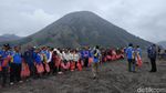Foto: Persiapan Nyepi Umat Hindu Tengger di Bromo