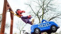 Skandal emisi diesel mobil pabrikan VW pun menyeruak ke publik karena dianggap melanggar peraturan udara bersih karena disebut melakukan manipulasi perangkat emisi pada hampir 600 ribu kendaraan pabrikan otomotif tersebut. Lukas Schulze/Getty Images.