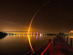 Potret Kece SpaceX Rapatkan Kapsul Luar Angkasa di ISS