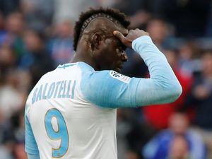 Kekinian Banget, Balotelli Rayakan Gol di Instagram Stories