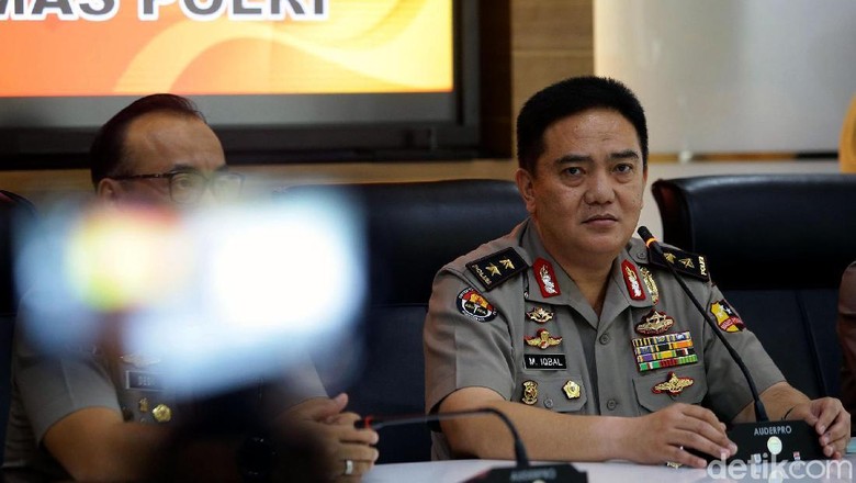 Perusuh 22 Mei Juga Punya Rompi Antipeluru Bertuliskan Polisi Perusuh 22 Mei Juga Punya Rompi Antipeluru Bertuliskan Polisi