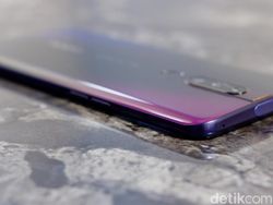 Menggenggam Oppo F11 Pro yang Kece