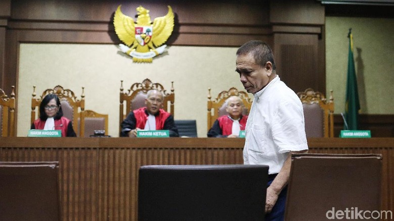 Dituntut 10 Tahun Bui, Irwandi Yusuf: Kasus Ini Politis Dituntut 10 Tahun Bui, Irwandi Yusuf: Kasus Ini Politis