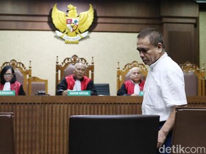 Dituntut 10 Tahun Bui, Irwandi Yusuf: Kasus Ini Politis