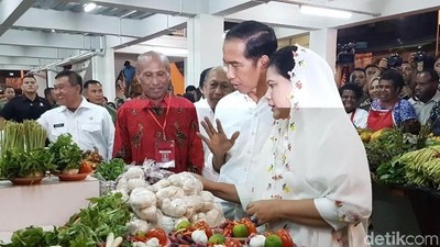 Begini Momen Seru Jokowi dan Iriana Belanja Ke Pasar Tradisional