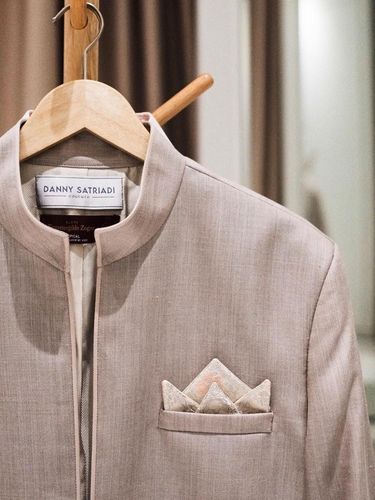 Gaun Burung Angsa Jadi Pilihan Syahrini Saat Dilamar Reino Barack