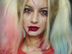 Seperti Bunglon, Wanita Ini Bisa Berubah-ubah Wajah