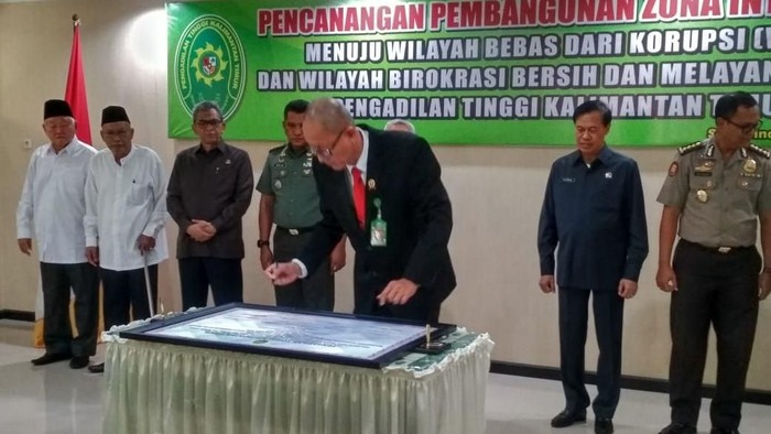Pengadilan Tinggi Samarinda Larang Warga Temui Hakim Urus Perkara