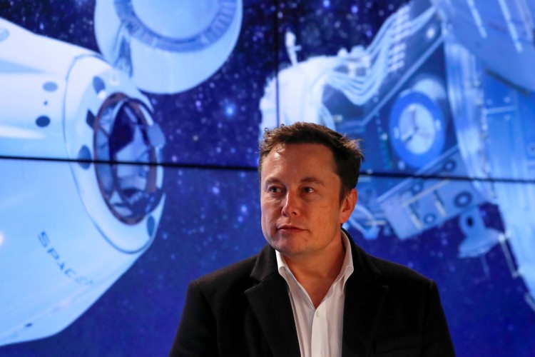 Potret Kece SpaceX Rapatkan Kapsul Luar  Angkasa  di ISS 