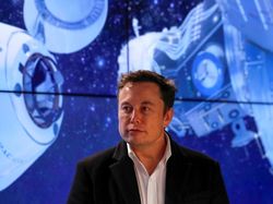 Potret Kece SpaceX Rapatkan Kapsul Luar Angkasa di ISS