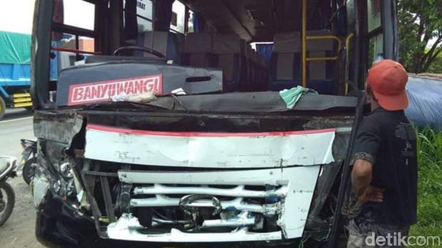 Bus yang menjadi penyebab kecelakaan