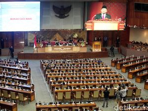 Sidang Paripurna Sahkan Penolakan DPR terhadap 4 Calon Hakim Agung