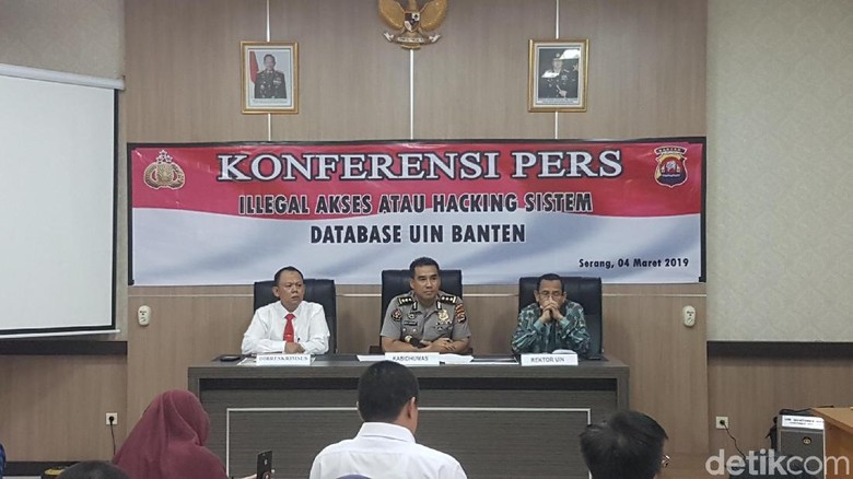 Dosen UIN Banten Ditangkap karena Retas Server Kampus Dosen UIN Banten Ditangkap karena Retas Server Kampus