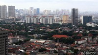 Sementara pertumbuhan ekonomi China tahun ini diperkirakan 6,3%. Angka itu masih di bawah pertumbuhan ekonomi di 2018. Penyebabnya lantaran banyaknya kekhawatiran memburuknya perang dagang dengan AS dan kampanye China untuk mengendalikan hutang.