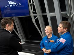 Potret Kece SpaceX Rapatkan Kapsul Luar Angkasa di ISS