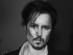 Seperti Bunglon, Wanita Ini Bisa Berubah-ubah Wajah