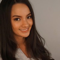 Komunitas yang telah berdiri selama dua tahun ini mengajak para wisatawan untuk mengunjungi sebuah daerah wisata sekaligus ikut terlibat untuk membantu masalah daerah tersebut. Peserta tur dari Indonesia maupun mancanegara seperti Inggris dan Filipina pun dapat megedukasi masyarakat lokal tentang penanaman urban farming di kampung mereka, misalnya tanaman jamu. Foto: dok. Instagram @sabrinaanggraini