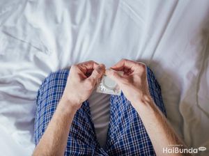 Berhubungan Intim Pakai Kondom Tapi Sperma Dikeluarkan di Dalam, Bisa Hamil?