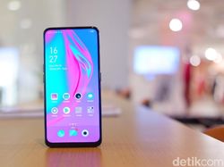 Menggenggam Oppo F11 Pro yang Kece