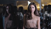 Inilah Karraminah Clarisse del Rosario, putri dari Pangeran Jefri Bolkiah, adik dari Sultan Hassanal Bolkiah Brunei. Di Instagram, Karraminah kerap memamerkan keseksiannya saat sedang liburan. (Instagram/@karraminah)