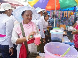 Upacara Melasti di Petitenget Bali, Pedagang Minuman Laris Manis