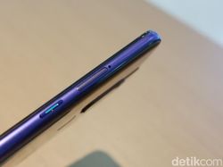 Menggenggam Oppo F11 Pro yang Kece