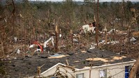 Badan Cuaca Nasional (NWS) mengelompokkan tornado tersebut pada kategori EF-3 dengan kekuatan angin mencapai 266 km/jam.