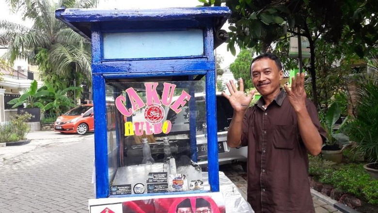 Ingin Sejahterakan Orang Miskin, Pedagang Cakwe di Bekasi Ini Ikut Nyaleg