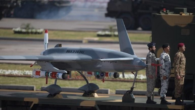 Masih Tegang, Jet Tempur India Tembak Jatuh Drone Militer Pakistan Masih Tegang, Jet Tempur India Tembak Jatuh Drone Militer Pakistan
