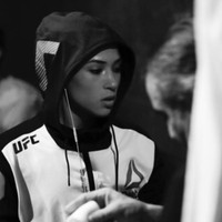 Valerie Loureda jadi bintang baru di MMA usai kemenangan debut pertamanya di petarungan Bellator 216. Prestasi yang diraih pegulat cantik ini pun membuat dirinya dikagumi oleh banyak pria. Foto: Instagram @valerieloureda