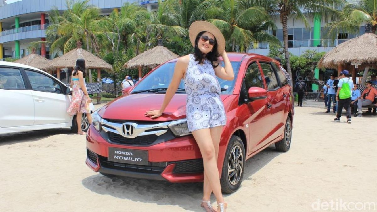 Honda Mobilio Nggak Termasuk Mobil Rakyat Nih