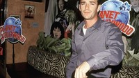Mendiang Luke Perry juga jadi salah satu aktor yang meramaikan serial drama percintaan remaja itu dari tahun 1990-1995. Kemudian berlanjut di tahun 1998-2000. Foto: Instagram lukeperry.fanpage