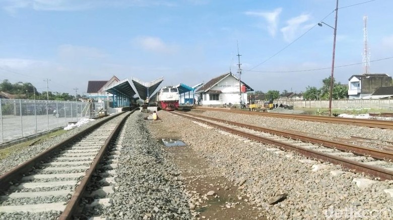 Jalur Ganda Stasiun Palur-Kedungbanteng Resmi Beroperasi Jalur Ganda Stasiun Palur-Kedungbanteng Resmi Beroperasi