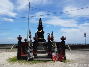 Foto: Pantai Sanur Pasca Kejadian Orang Ambil Uang Sesajen