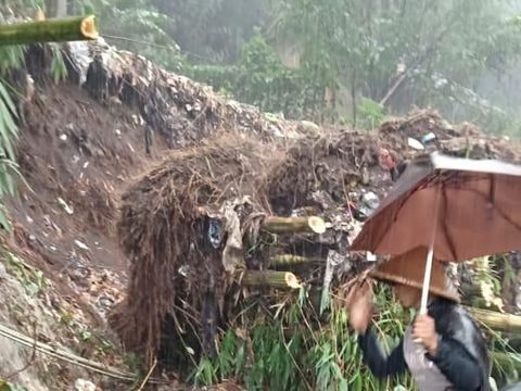 Garut Dilanda Longsor, 3 Rumah Rusak dan Seorang Warga Terluka