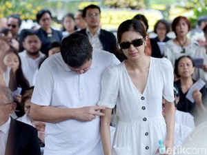Sebelum Meninggal, Ibunda Mikha Tambayong Ingin Pulang
