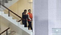 Irvan diduga memangkas Dana Alokasi Khusus (DAK) Pendidikan. Dari total anggaran itu senilai Rp 46,8 miliar, Irvan memotong 14,5 persen untuk dibagi-bagi ke anak buahnya dan 7 persen atau sekitar Rp 3,2 miliar untuk dirinya sendiri.