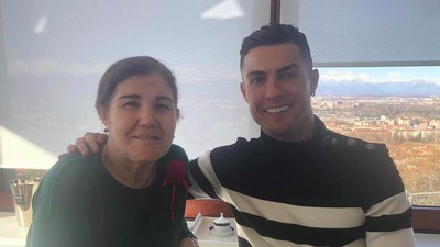 Dukungan Cristiano Ronaldo bagi Ibu yang Kena Lagi Kanker Payudara Dukungan Cristiano Ronaldo bagi Ibu yang Kena Lagi Kanker Payudara