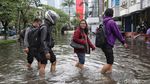 Terendam Banjir, Aktivitas di Ruko ITC Mangga Dua Tetap Normal