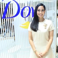 Loemongga Haomasan adalah Presiden Direktur PT Asiana Lintas Cipta dan founder KEP Media Production House. Mantan model dan presenter tersebut juga merupakan istri Menteri Sosial Agus Gumiwang. Foto: Dove